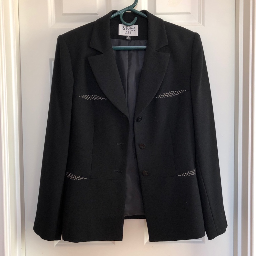 Kasper women’s blazer business professional black